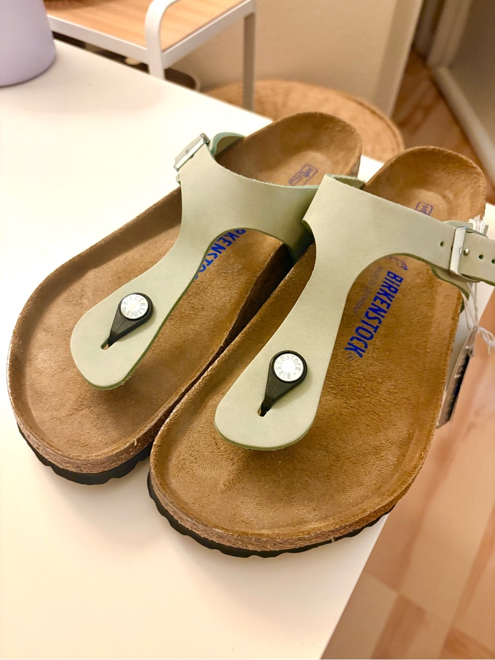 NWT Birkenstock Gizeh Sandal in Matcha Green, Size 40